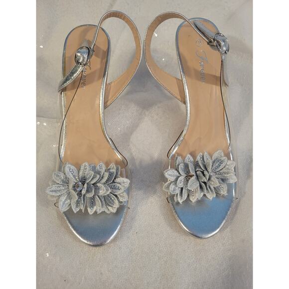 Forever Silver Flower‎ Strappy Size 9 Heels 4in Wedding Prom Fairy  Whimsy Party - Picture 1 of 6